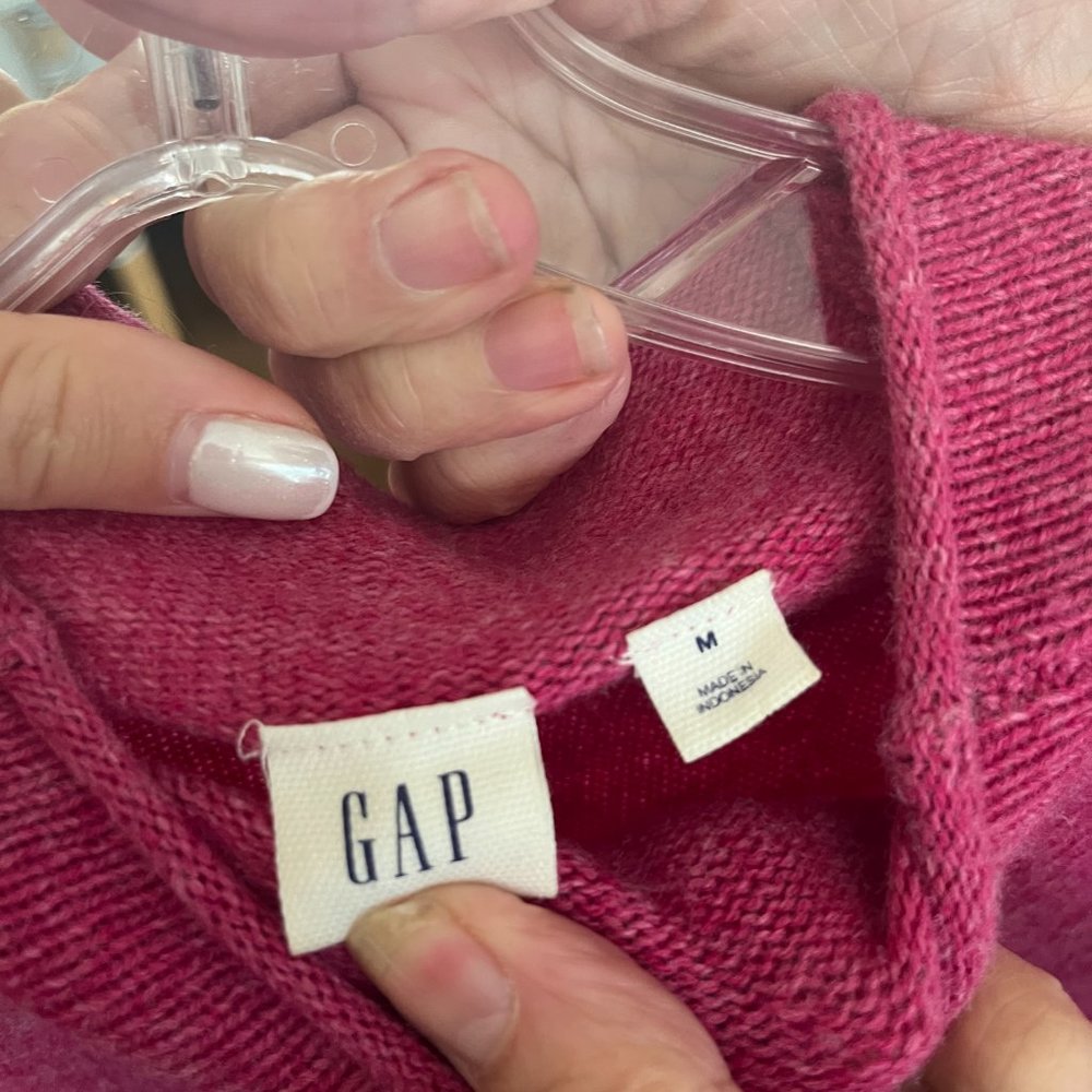 Gap Raspberry Sweater - Picture 3 of 3